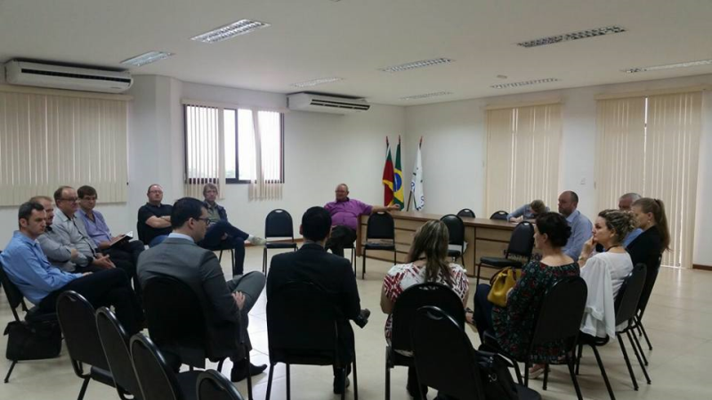 REUNIÃO IMPORTANTE SOBRE CRIAÇÃO DE ABRIGO PARA CRIANÇAS E ADOLESCENTES